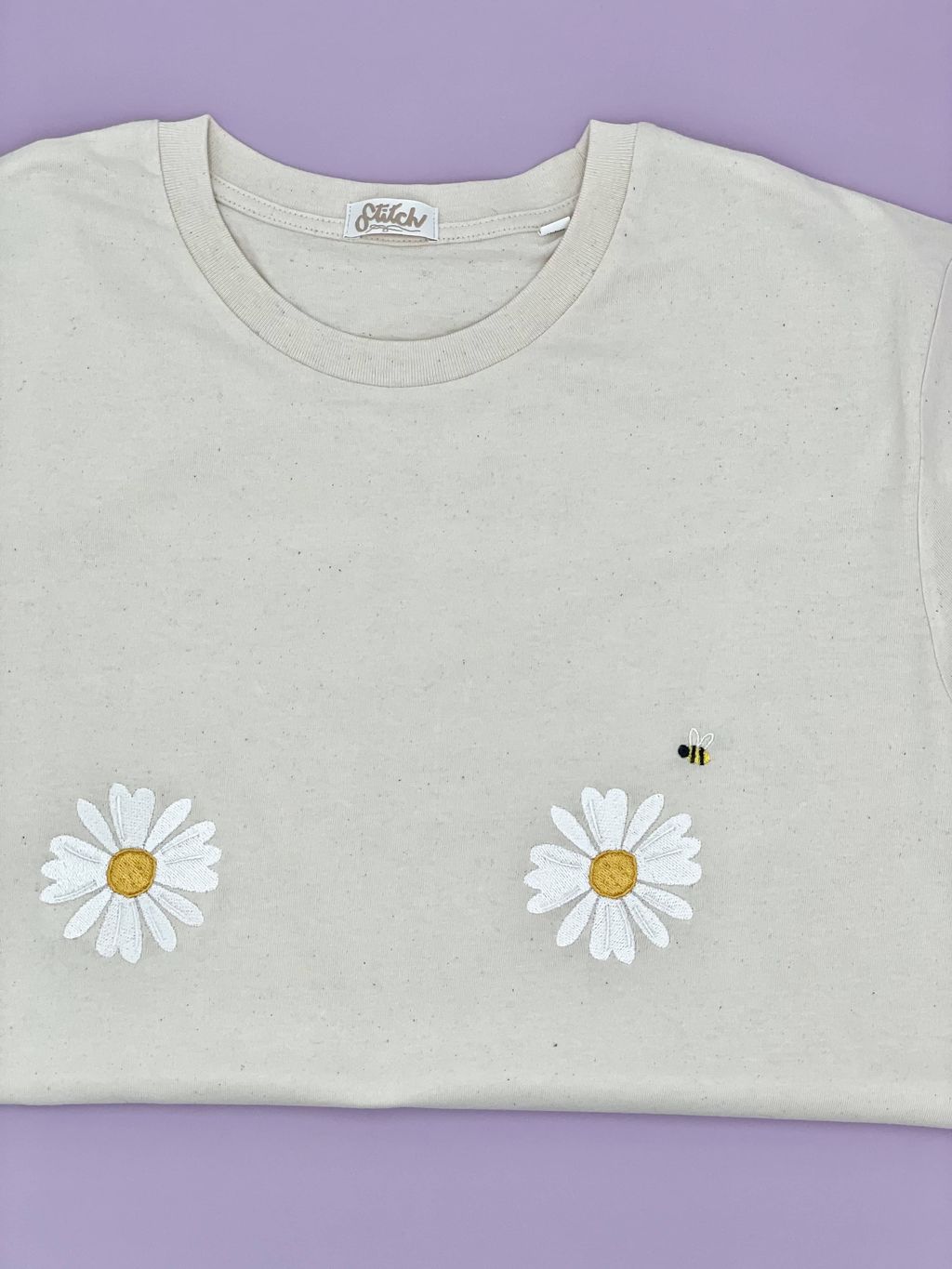 T-shirt Flowers Boobs + Bee